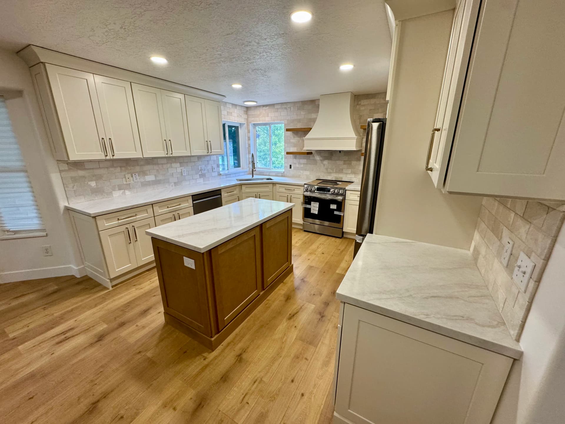 Gallery photos for Kitchen and Laundry Room Remodel That Changed the Whole House: Image #2