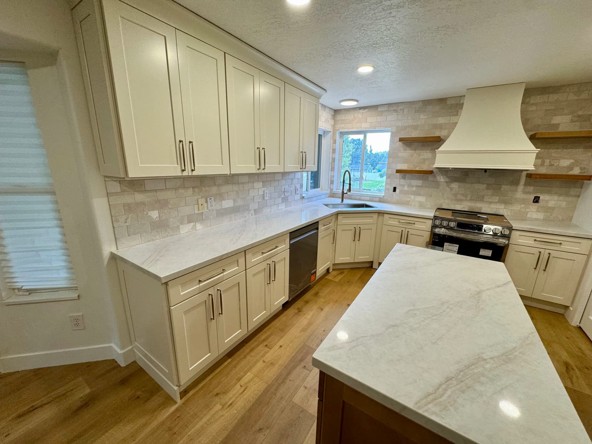 Gallery photos for Kitchen and Laundry Room Remodel That Changed the Whole House: Image #3