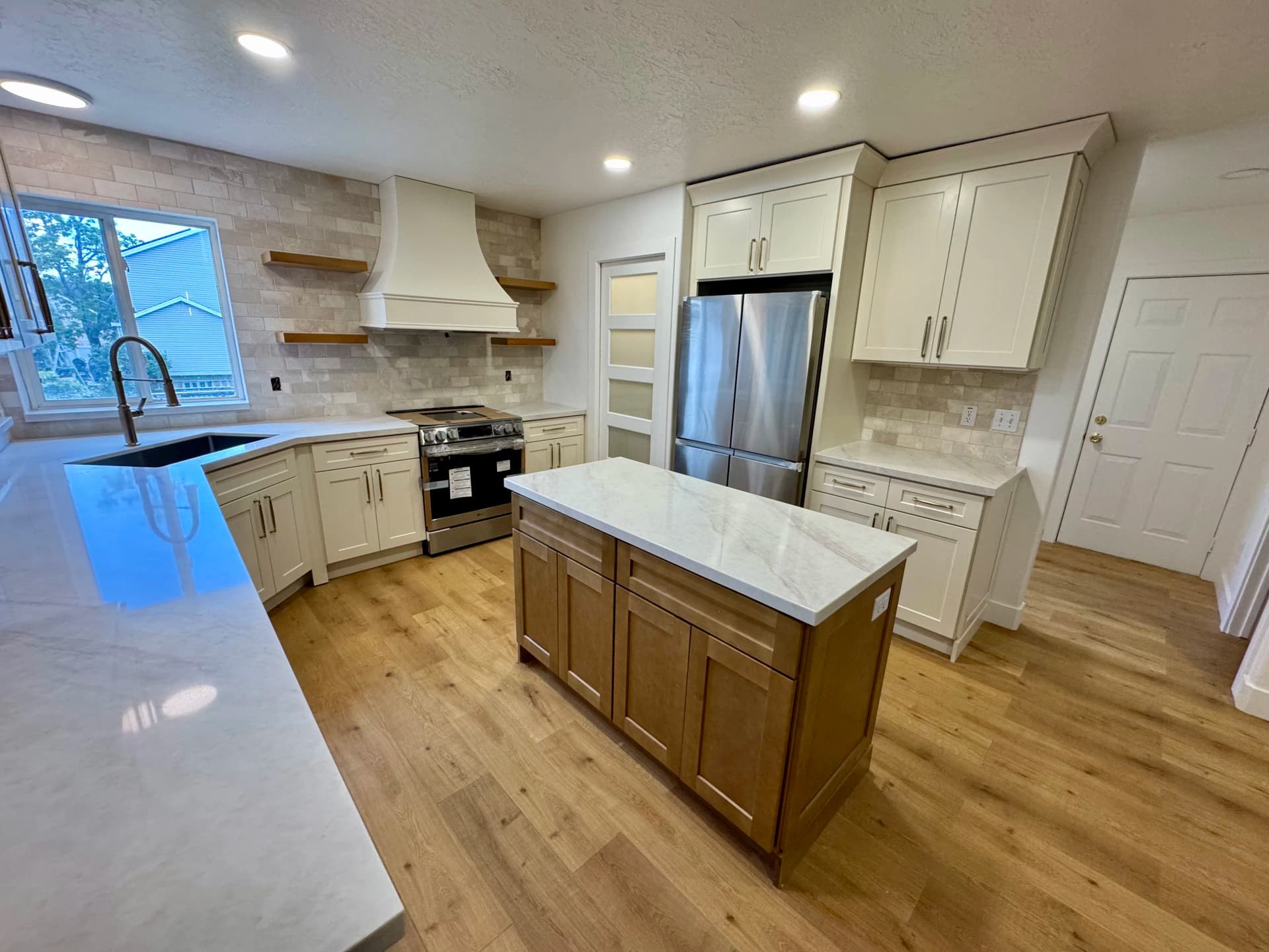 Gallery photos for Kitchen and Laundry Room Remodel That Changed the Whole House: Image #4