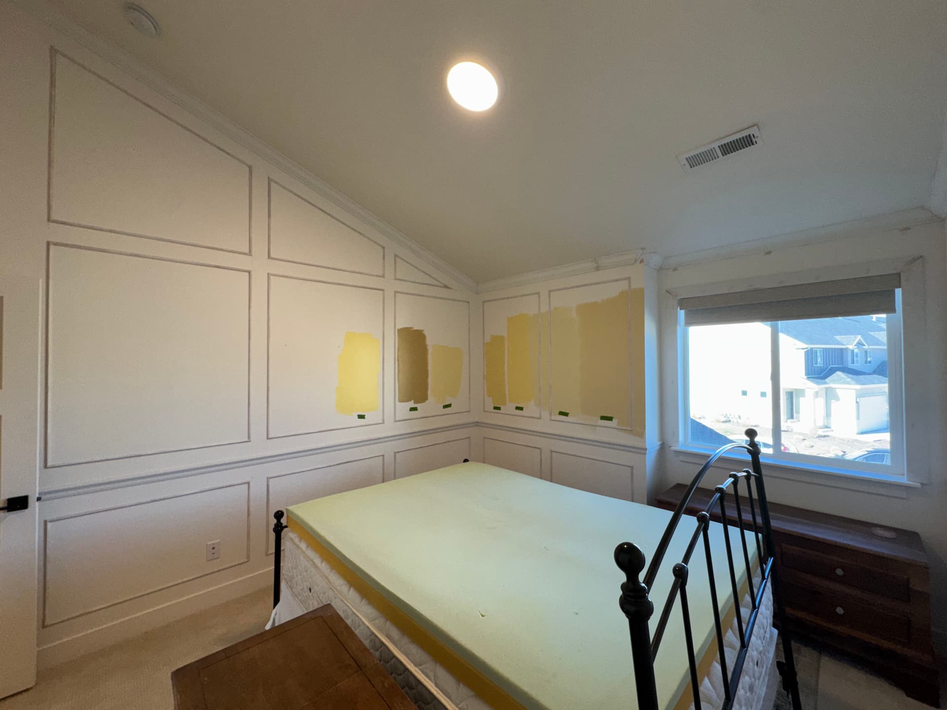 Gallery photos for Elegant Finish Carpentry in Bedroom Makeover: Image #3